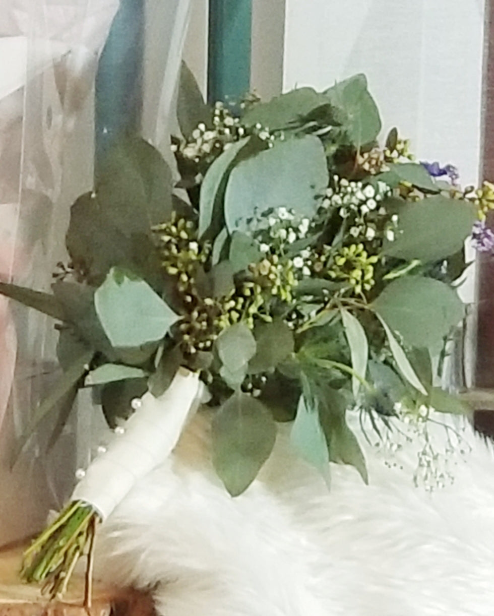 Custom Bouquets and Boutonniere Package